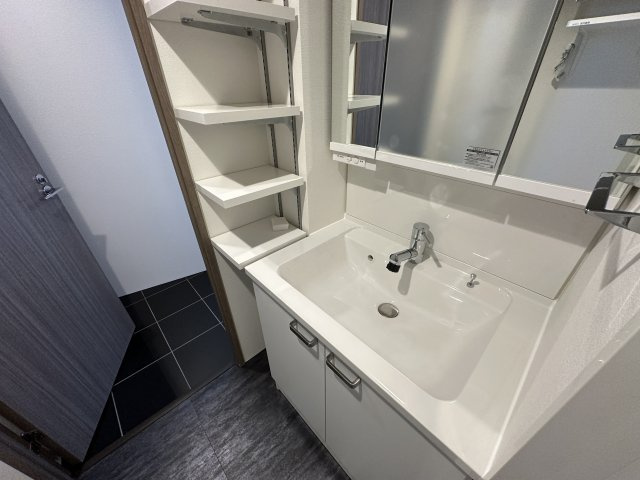 ＧＲＡＮ ＰＡＳＥＯ 池尻大橋の洗面所|スペースが確保できる洗面所です