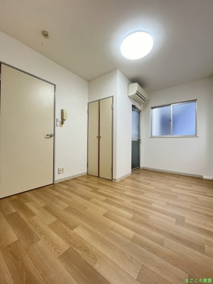 【洋室】 | トレヴィの泉