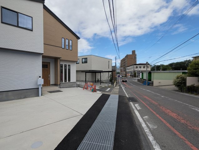 瀬戸市第2幡野町　全2棟の前面道路含む現地写真
