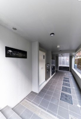 COCOFLAT西荻窪のエントランス