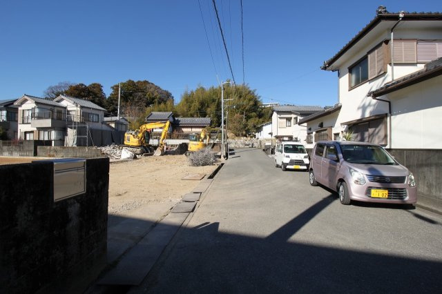 鴨部　建築条件なし　売土地　3号地（全4区画）の前面道路含む現地写真|東側　幅　6.0ｍ　公道　接面　12.0ｍ