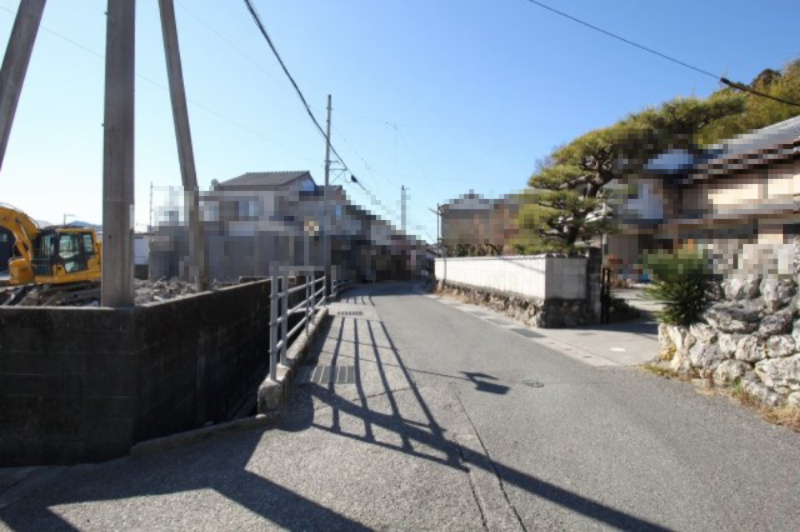 鴨部　建築条件なし　売土地　3号地（全4区画）の前面道路含む現地写真|北側　幅　4.0ｍ　公道　接面　5.0ｍ