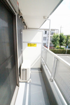 開放的で明るい空間を演出してくれるバルコニーです