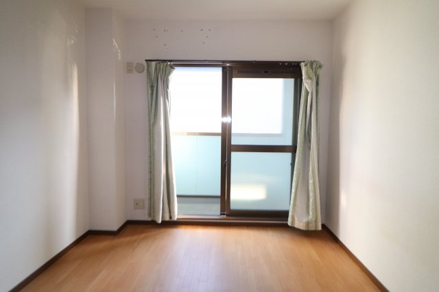 ドミールカメリアの居間・リビング