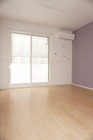 フランメゾン南沖洲Ｂの居間・リビング