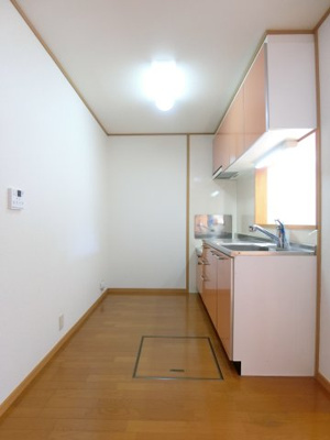 【キッチン】 | トゥー・ル・モンドＣ | イメージ103号室の写真（反転あり）