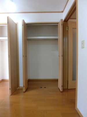 【収納】 | トゥー・ル・モンドＣ | イメージ103号室の写真（反転あり）