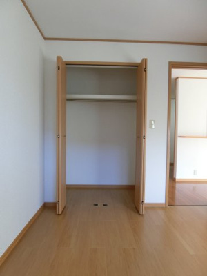 【収納】 | トゥー・ル・モンドＣ | イメージ103号室の写真（反転あり）