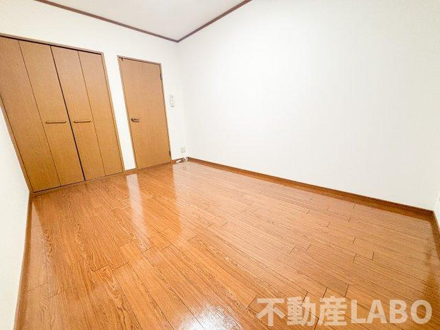 ハイツせせらぎ八尾の洋室