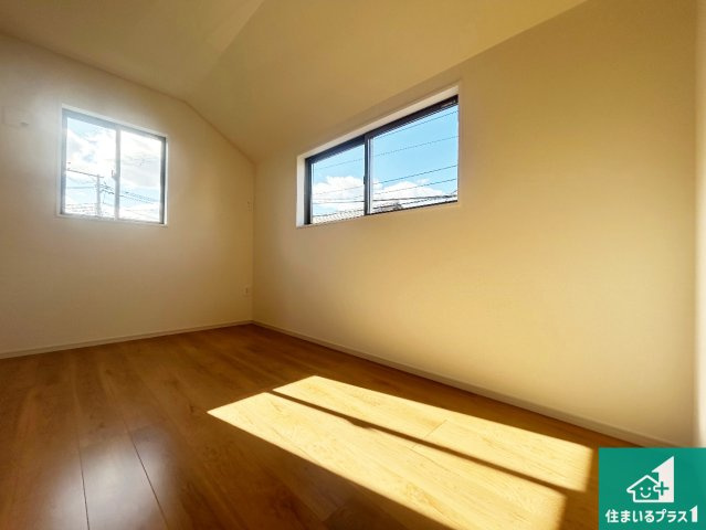 宝塚市小浜　第1期　新築一戸建ての洋室|シンプルな洋室は、自分好みのインテリアが楽しめます♪ご家族とインテリアや家具を選びに行くのは新築購入時の醍醐味の一つです。ぜひお楽しみください♪