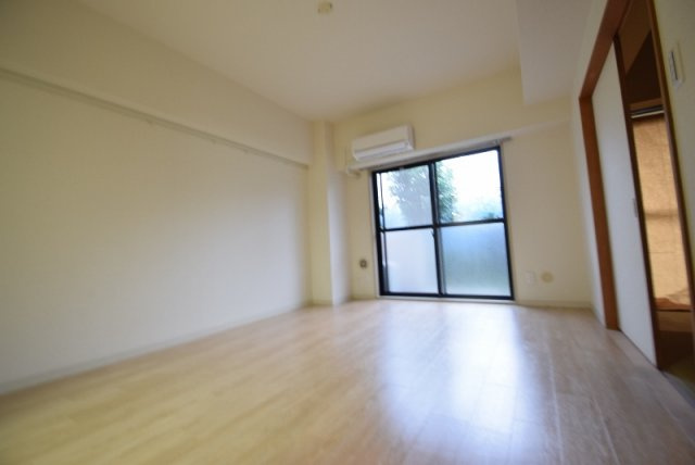 パストラル石井の居間・リビング