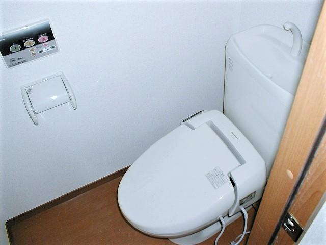 Ｕ．Ｍハイツのトイレ|写真は１号室（２号室は反転タイプ）