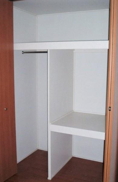 Ｕ．Ｍハイツの収納|写真は１号室（２号室は反転タイプ）