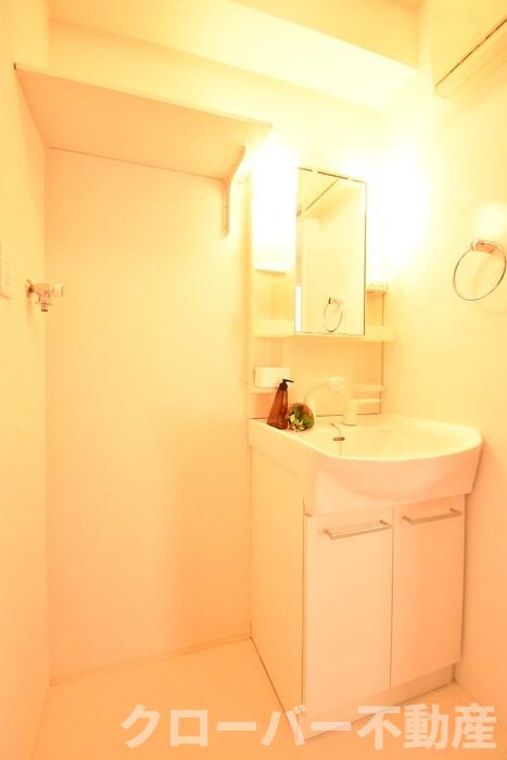 クローリス善通寺の洗面所|洗髪洗面化粧台・室内洗濯機置場