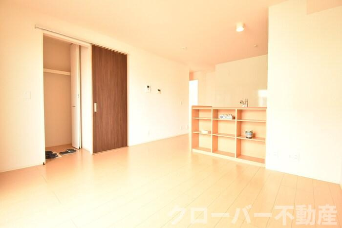 クローリス善通寺の居間・リビング|ＬＤＫ１３帖