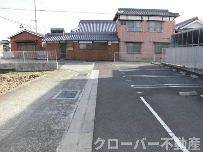 クローリス善通寺の駐車場|駐車場