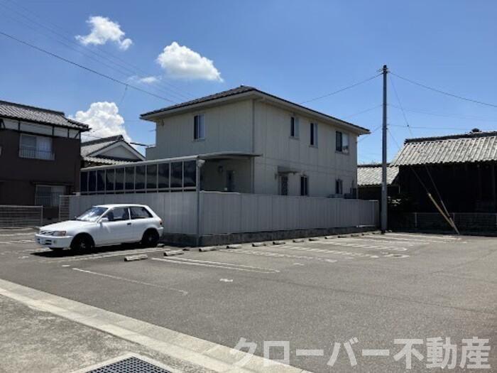 クローリス善通寺の駐車場|駐車場
