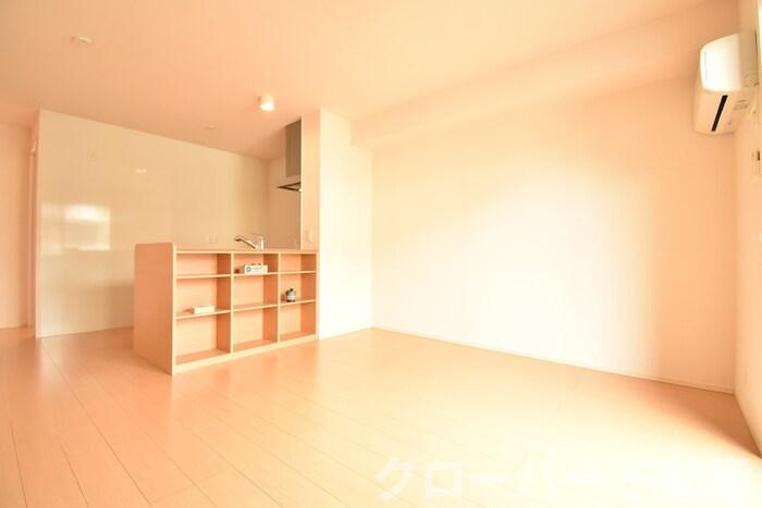クローリス善通寺の居間・リビング|ＬＤＫ１３帖