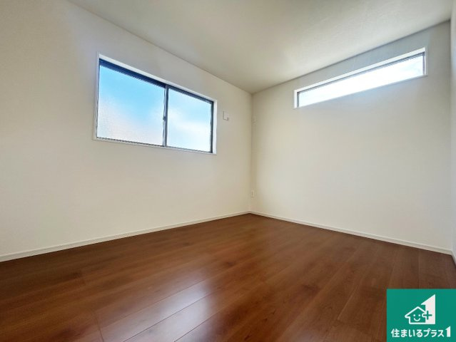 宝塚市小浜　第1期　新築一戸建ての洋室|シンプルな洋室は、自分好みのインテリアが楽しめます♪ご家族とインテリアや家具を選びに行くのは新築購入時の醍醐味の一つです。ぜひお楽しみください♪