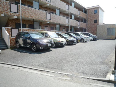 【駐車場】 | 森田マンション２号棟 | 車をお持ちの方に嬉しい駐車場付きの物件です