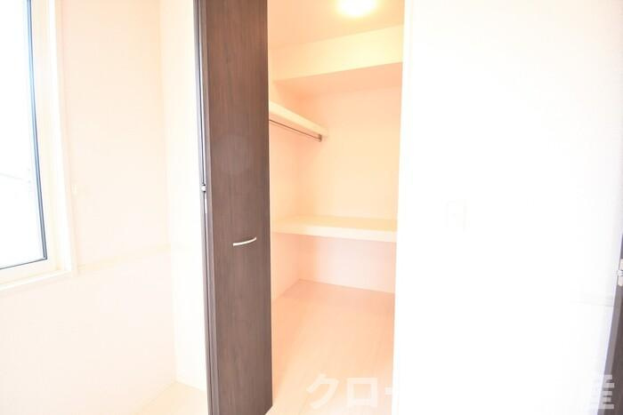 ファミール A棟の収納|ウォークインクローゼット