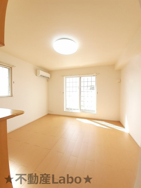 グラースBの居間・リビング