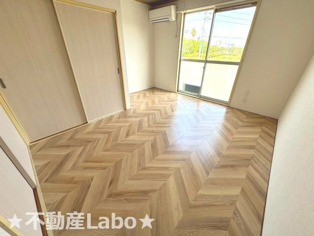 北島ハイツの居間・リビング