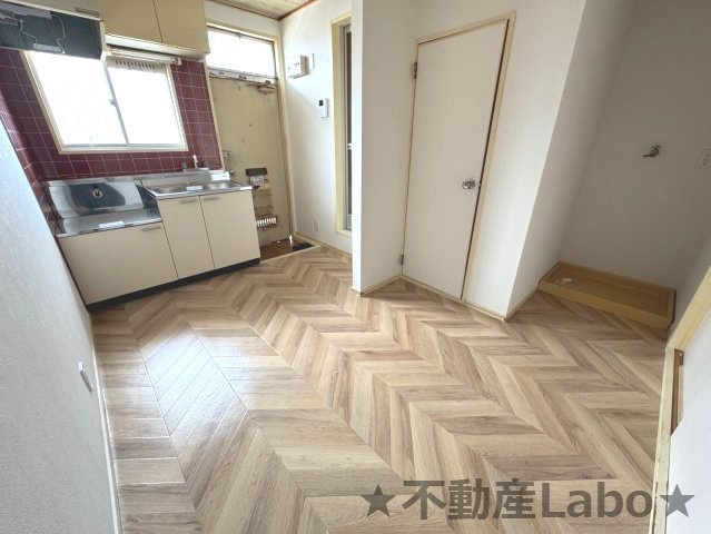 北島ハイツの玄関