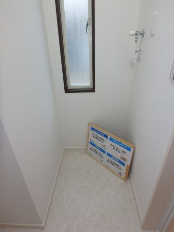 坂戸市伊豆の山町中古戸建のランドリースペース