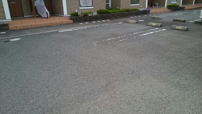 【駐車場】 | コニファーⅡ番館Ａ | 駐車場に車を止められます