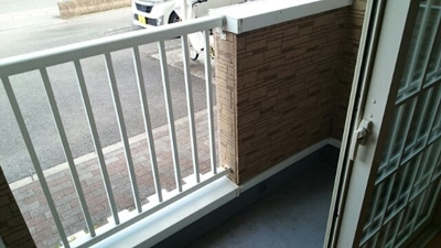 【バルコニー】 | コニファーⅡ番館Ａ | 開放的で明るい空間を演出してくれるバルコニーです