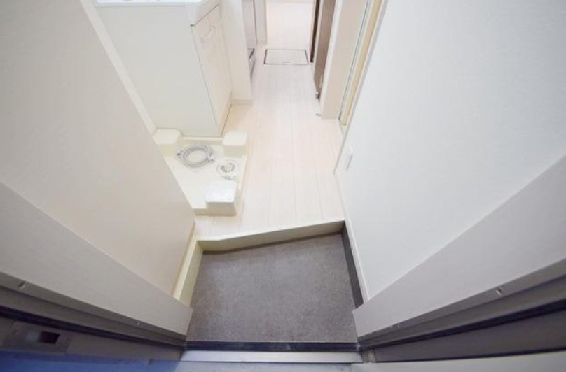 ルミエール赤羽の玄関