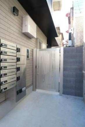 ルミエール赤羽のエントランス