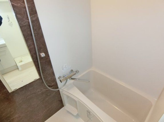 ルミエール赤羽の浴室