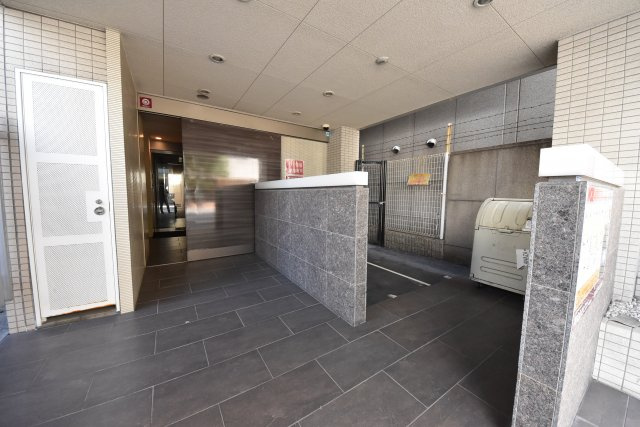 WOB阿波座のエントランス