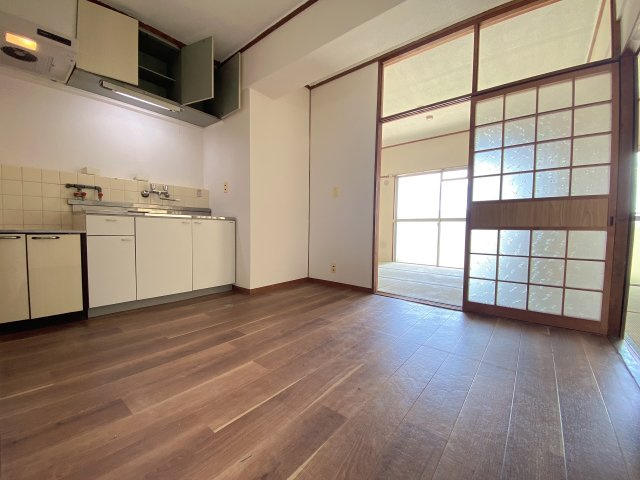石坂スカイハイツの居間・リビング|同物件別部屋イメージ写真