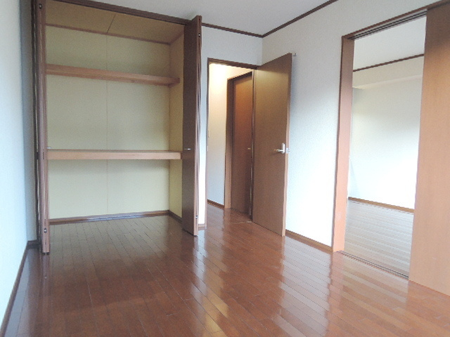 ＯＦＦＳＨＯＲＥの居間・リビング