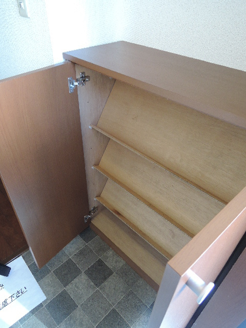 ＯＦＦＳＨＯＲＥの玄関