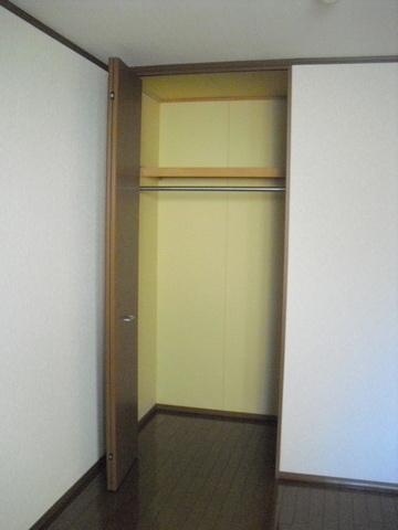 ＯＦＦＳＨＯＲＥの収納|洋室の収納クローゼット