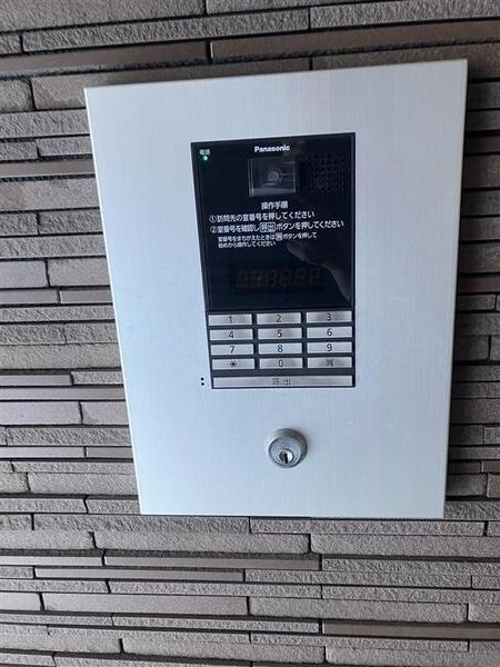 Plaisirdeux京町堀のエントランス|ゆとりのあるエントランスです