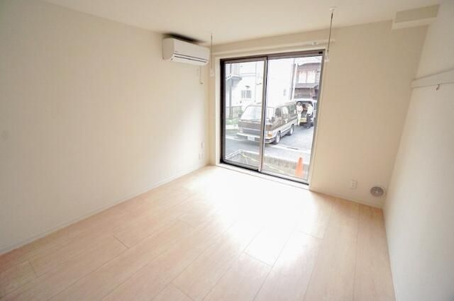 アンリヴァージュの居間・リビング