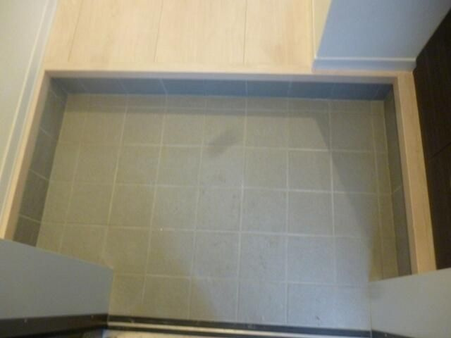 アンリヴァージュの玄関