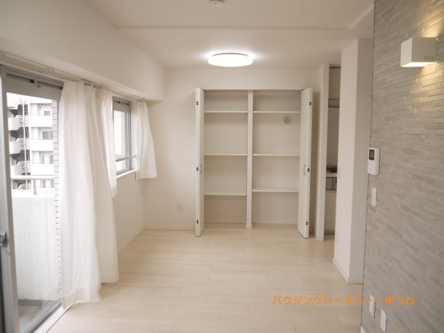 【居間・リビング】 | モンテベルデ六義園 | 快適な居住空間を演出し、都市型生活をより潤いある時間へ代えてくれます。
