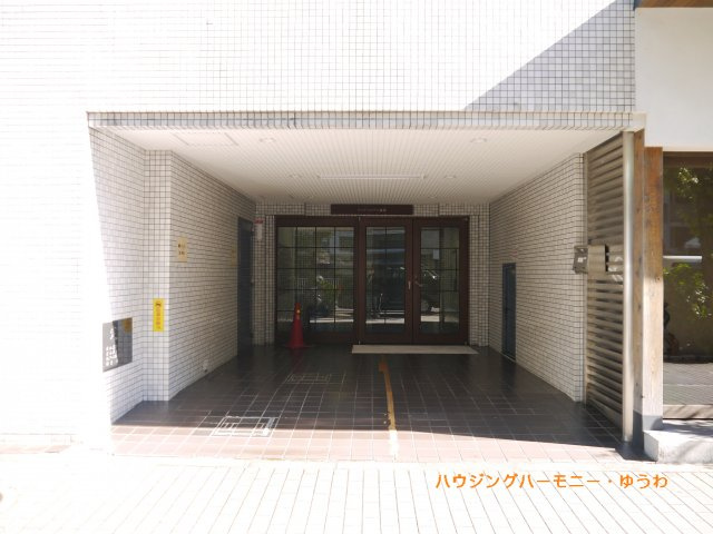 【エントランス】 | モンテベルデ六義園 | 住まいの顔にふさわしい落ち着いた迎賓空間