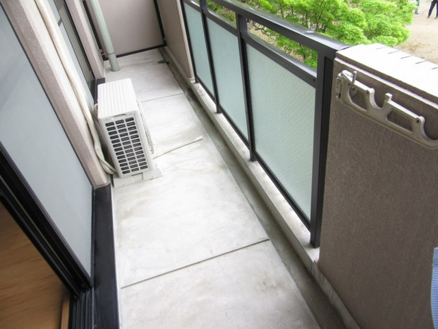 リブェール宝塚Ⅱのバルコニー