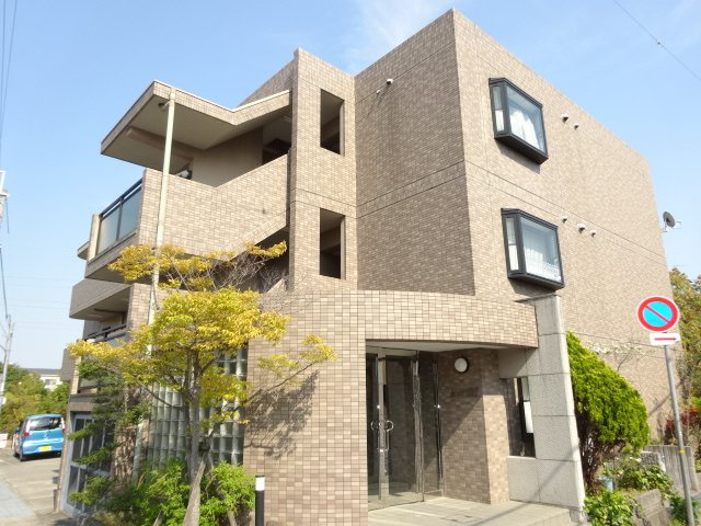 リブェール宝塚Ⅱのエントランス