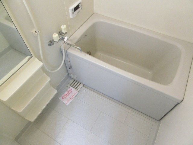 リブェール宝塚Ⅱの浴室