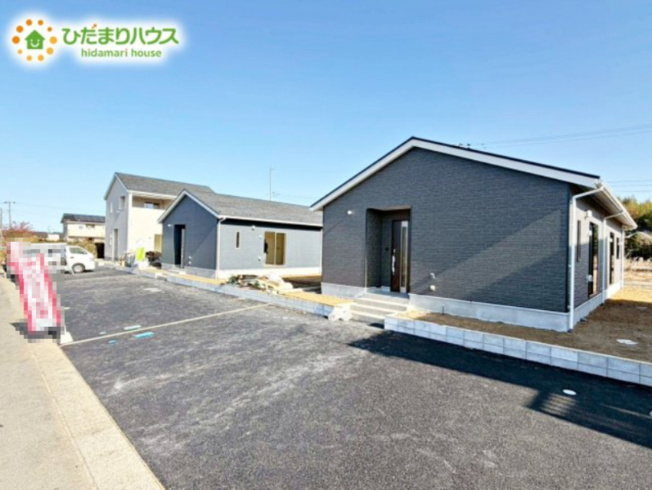 【外観】 | 鹿嶋市粟生第1　新築戸建　3号棟 | 暗めの外観はクールで洗練された印象を与えることができます。