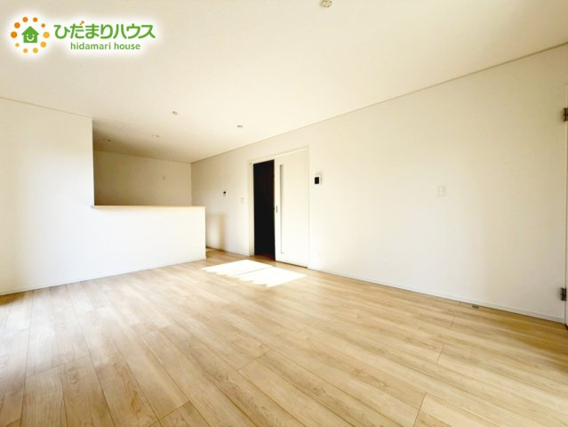 【居間・リビング】 | 鹿嶋市粟生第1　新築戸建　3号棟 | 家族団らんの時間も増えそうな、日当たり良好＆くつろぎのLDK