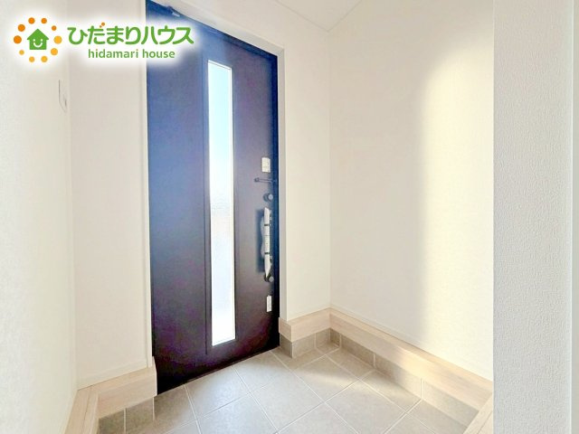 【その他】 | 鹿嶋市粟生第1　新築戸建　3号棟 | シューズインクローゼットは、靴以外にもゴルフバックやベビーカーを置くことができ、 散らかりがちな玄関もスッキリします。